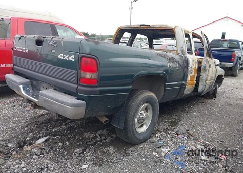 2001 Dodge Ram 1500 z USA, uszkodzony, nr VIN 1B7HF13Z61J218179